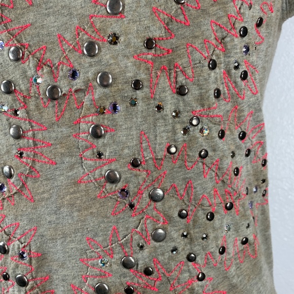 Johnny Was Two ten ten five stud emb Top M NWT - Picture 5 of 8